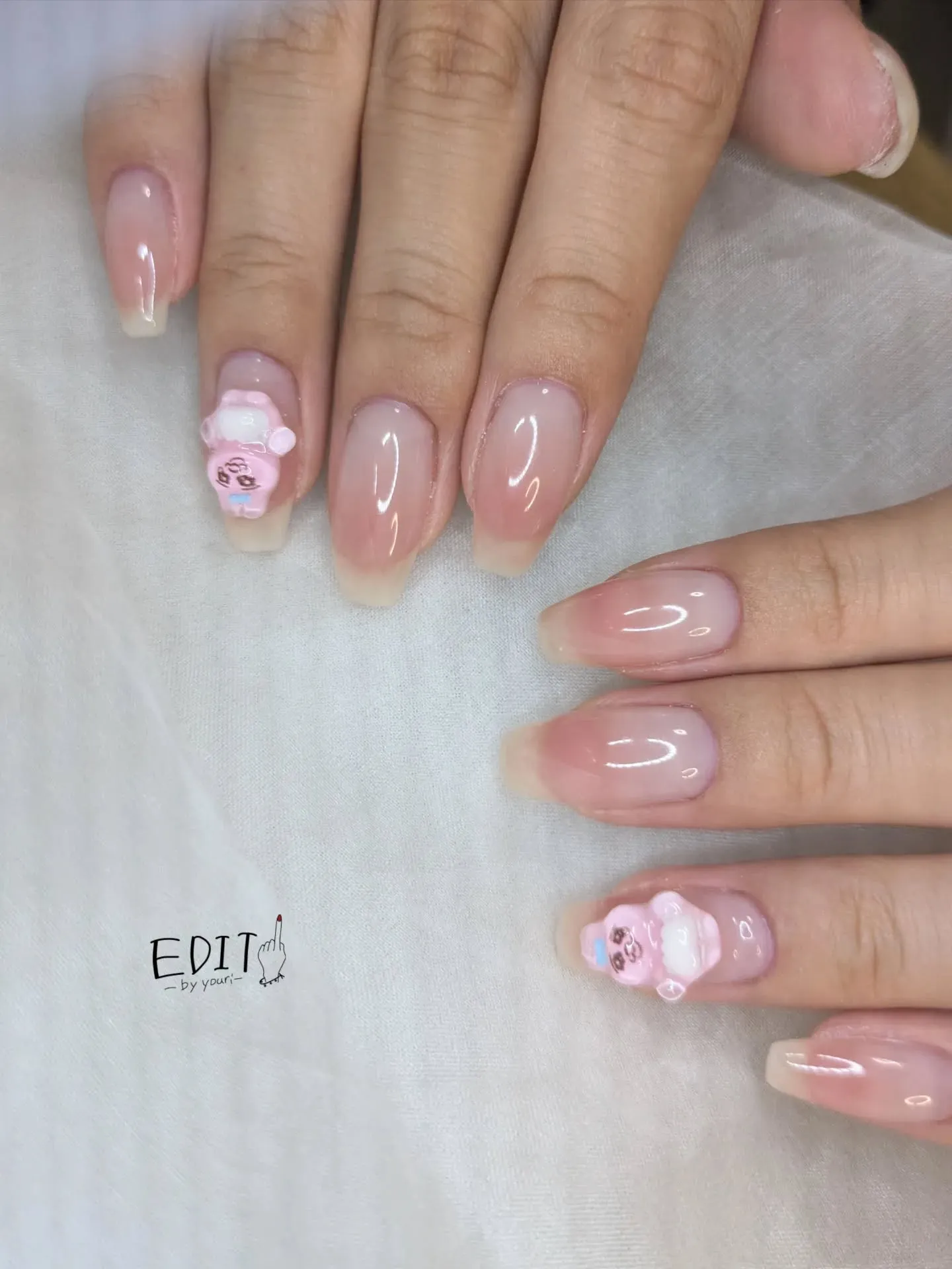 ぷるぷるチークネイル💋🍑