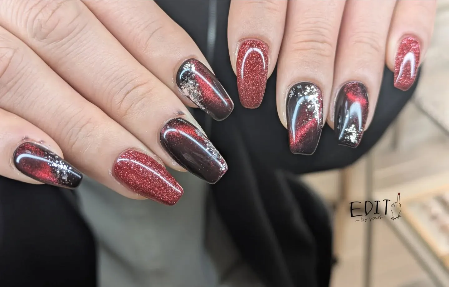 お題【黒と赤】⁡