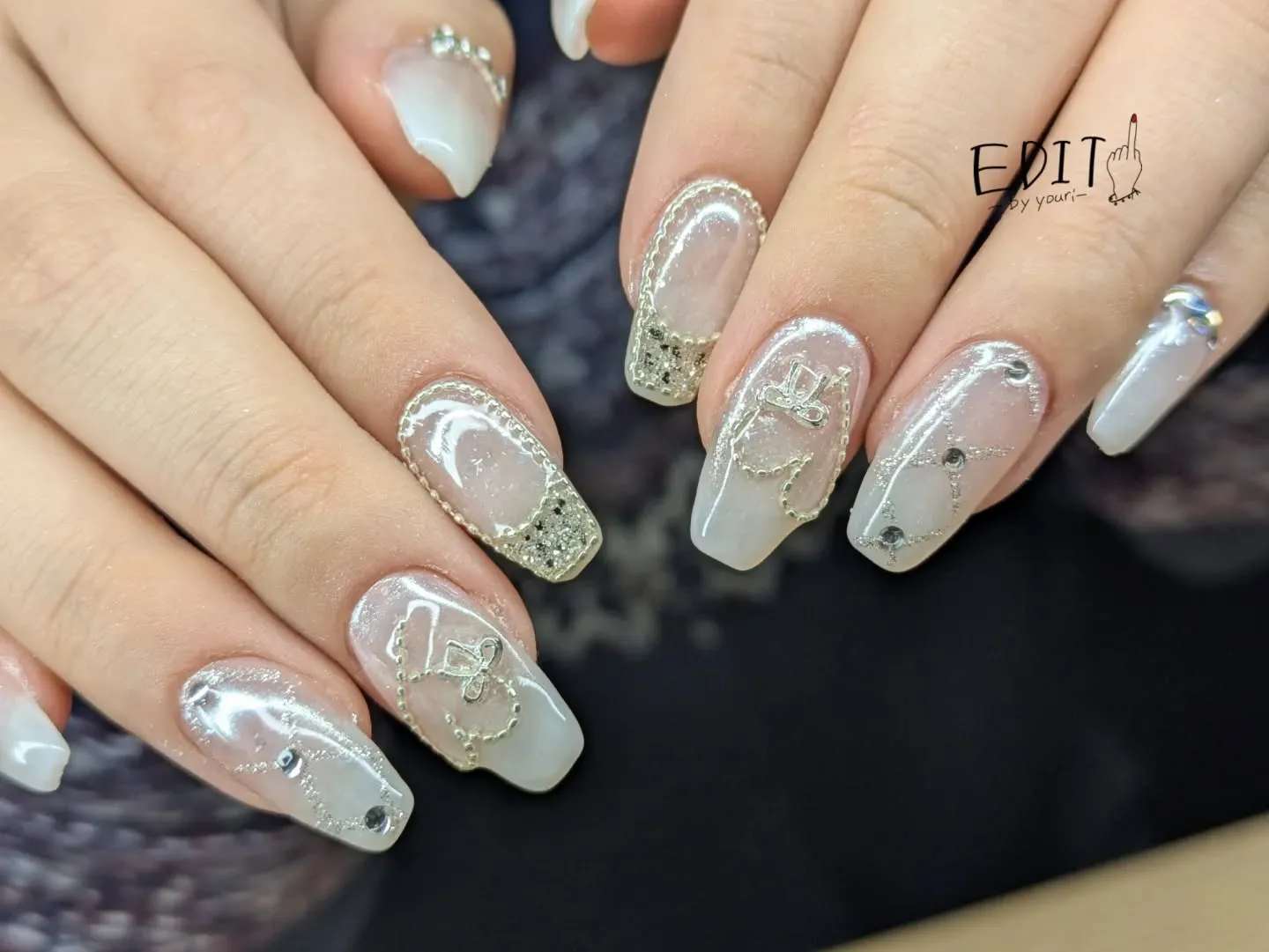 お題【ガーリーネイル🎀🤍】⁡