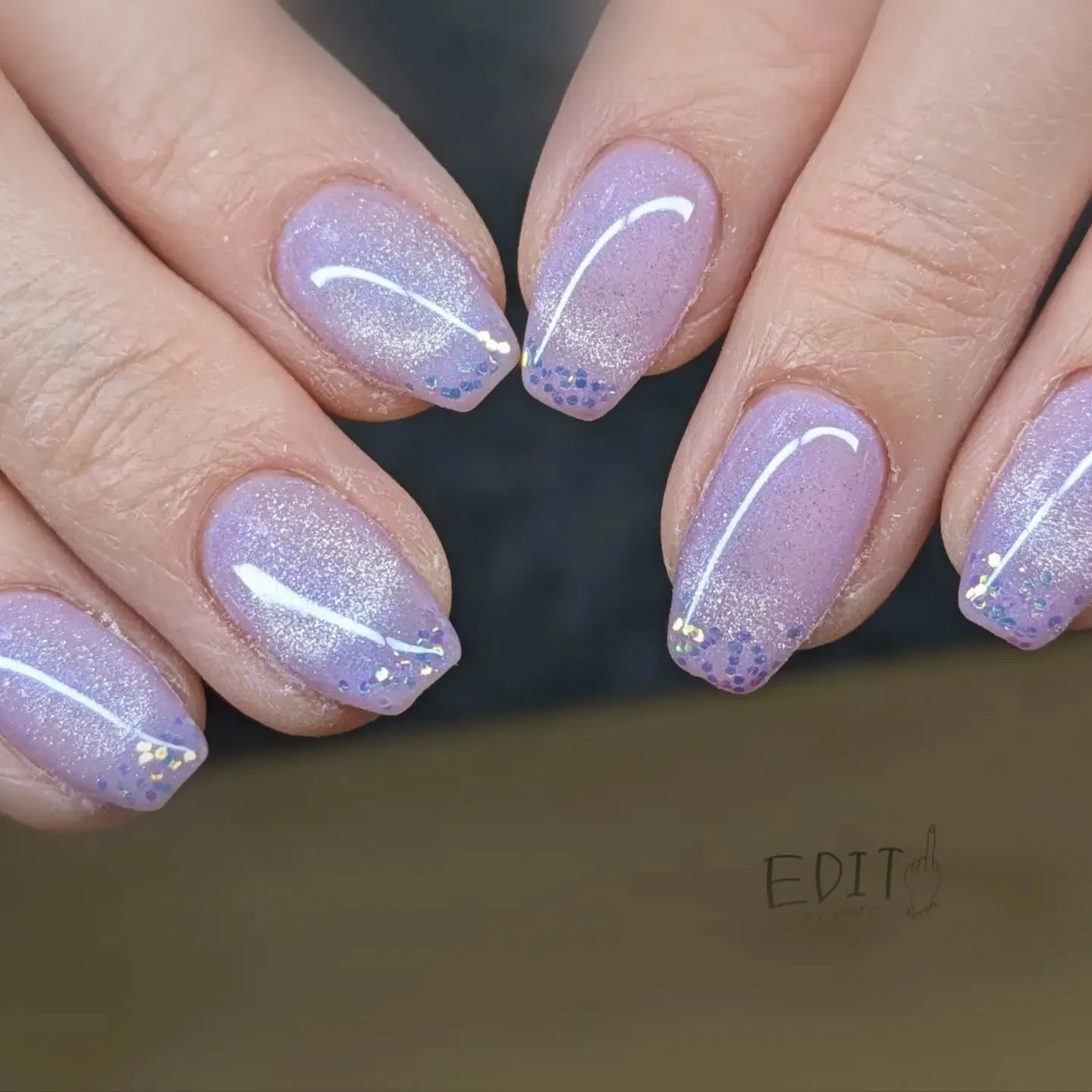お題はラベンダーのキラキラゆめかわネイル🌈