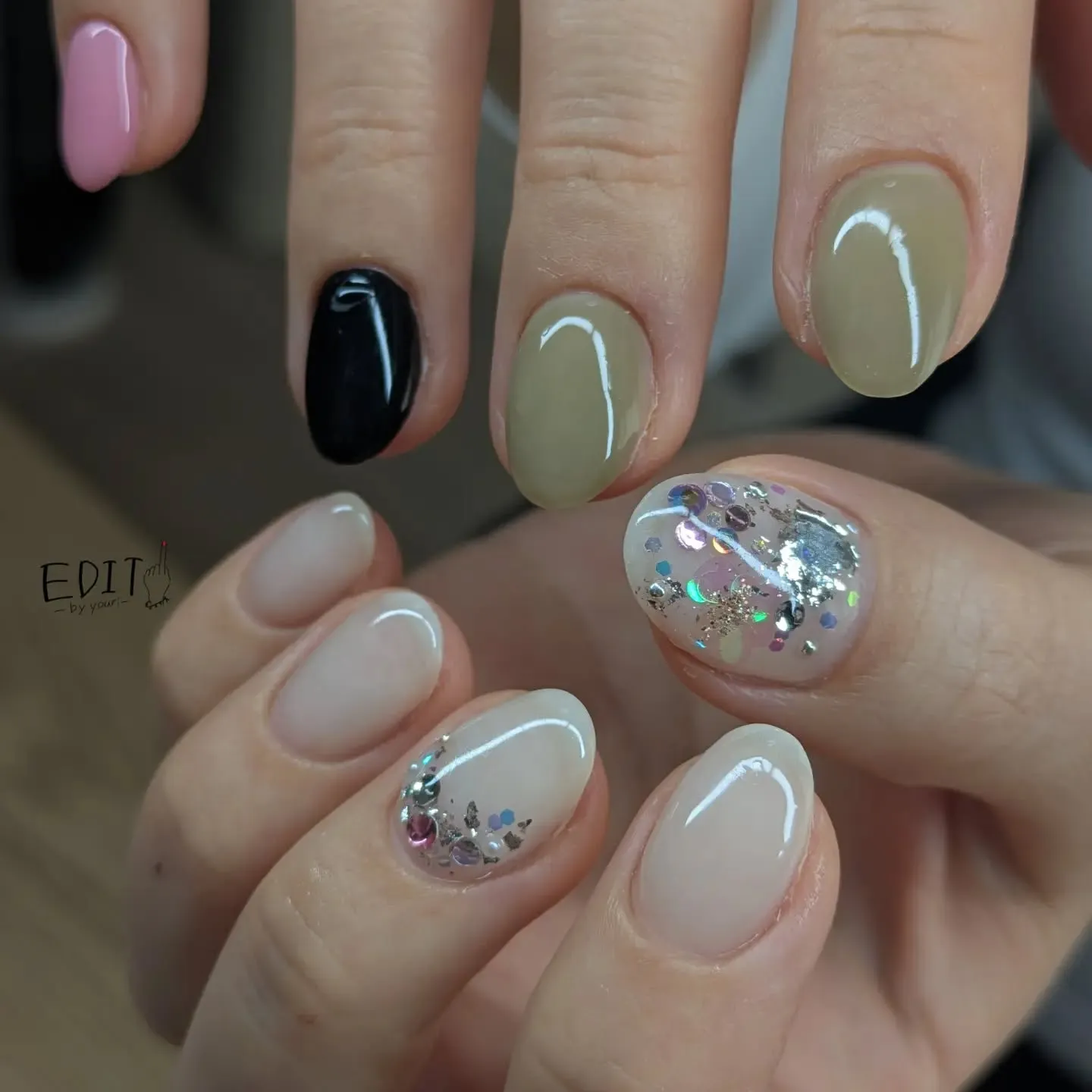 流行りのホログラムネイル✿︎