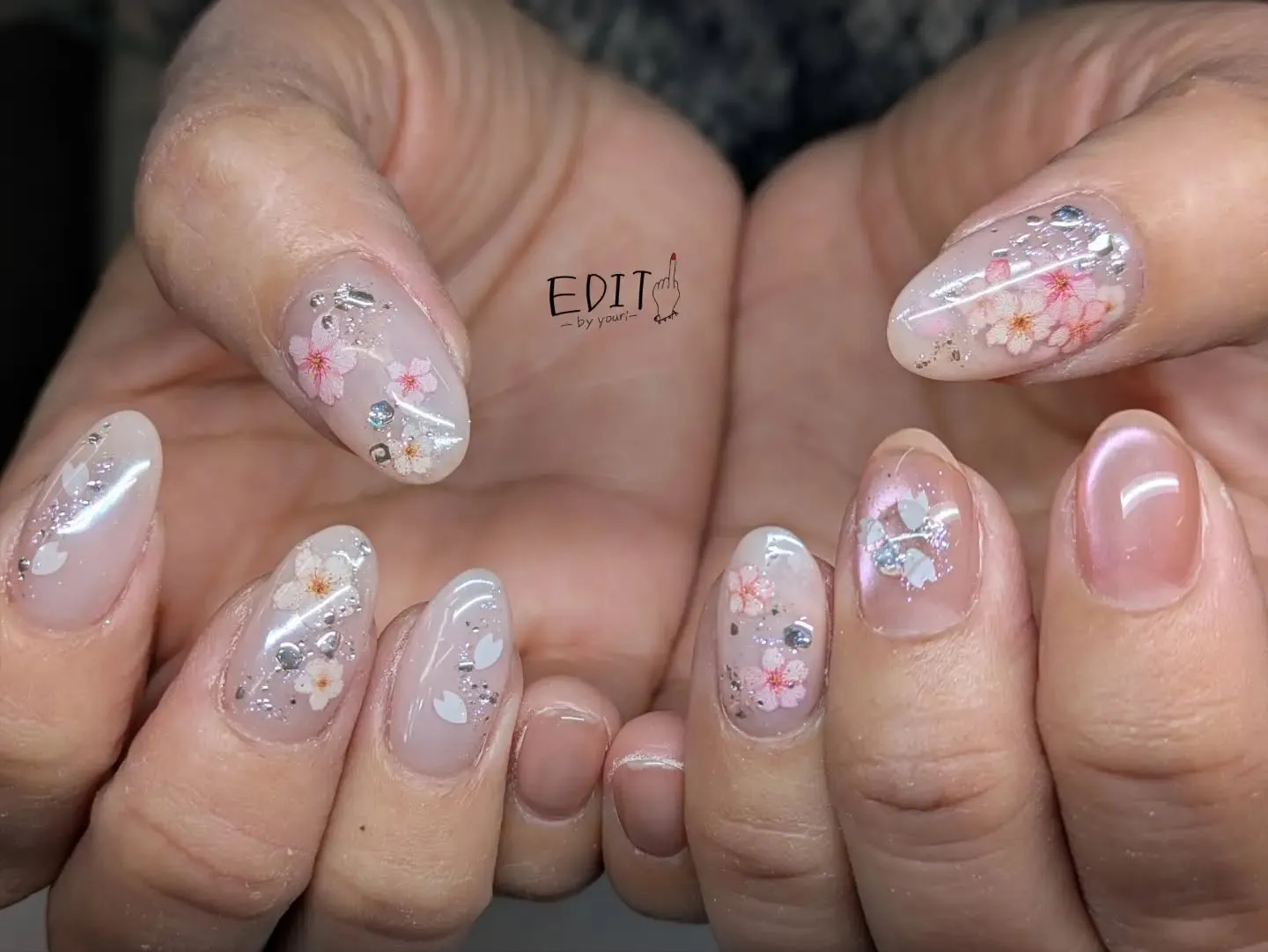 ネイルシールで時短デザイン🌸⁡